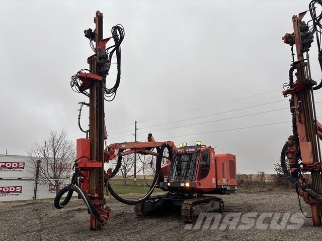 Sandvik DX800 サーフェイスドリルリグ