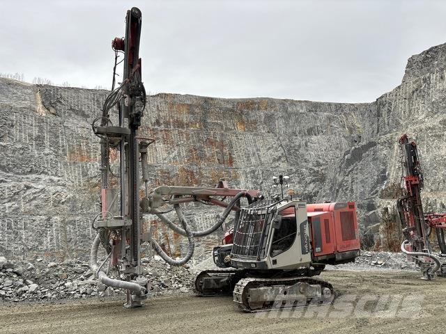 Sandvik DX800R サーフェイスドリルリグ