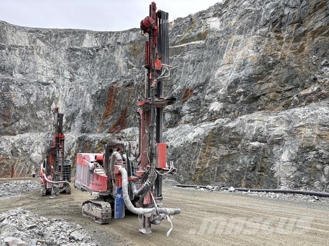 Sandvik DX800R サーフェイスドリルリグ