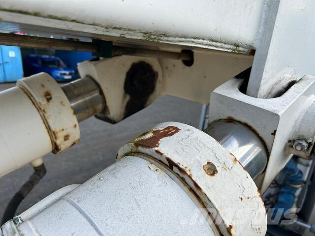 Scania P113ML トラック高所作業車