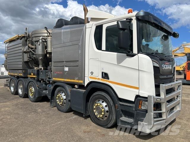 Scania R620 コンバイン／バキュームトラック