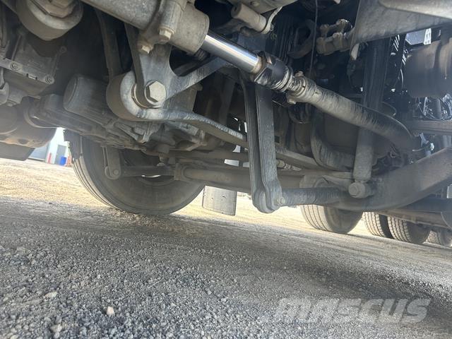 Scania R620 コンバイン／バキュームトラック