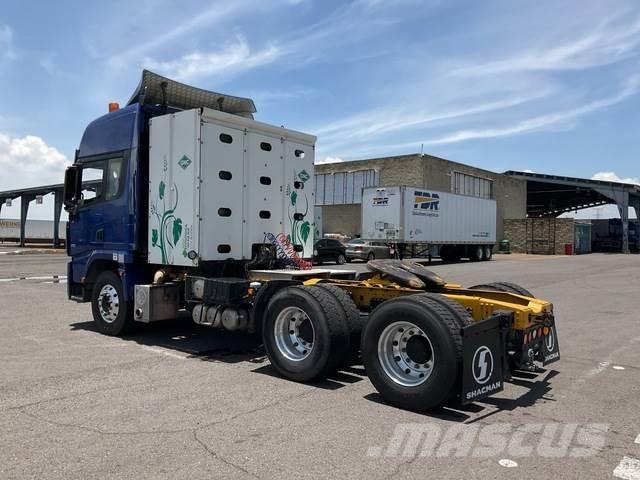 Shacman X3000 キャビン及び内装