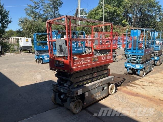 SkyJack 3219 シザースリフト