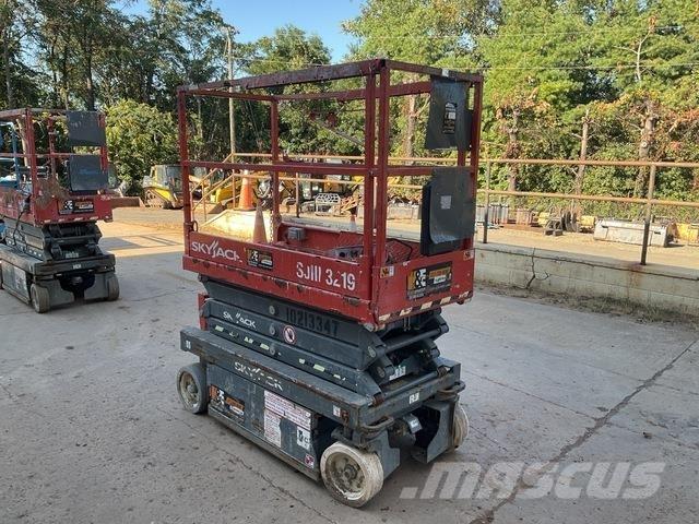 SkyJack 3219 シザースリフト