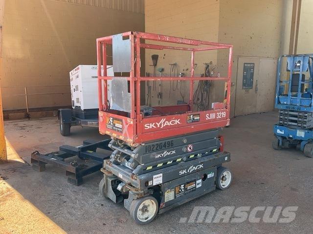 SkyJack 3219 シザースリフト