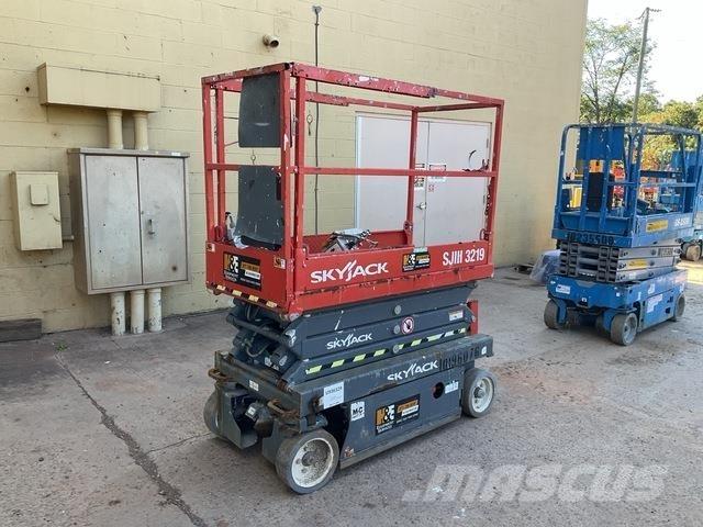 SkyJack 3219 シザースリフト