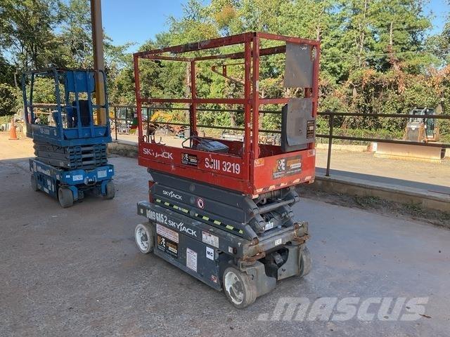 SkyJack 3219 シザースリフト