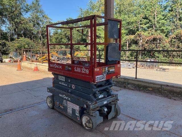 SkyJack 3219 シザースリフト