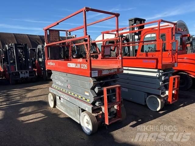 SkyJack 3226 シザースリフト