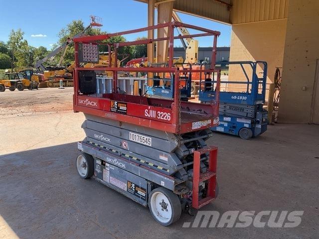 SkyJack 3226 シザースリフト