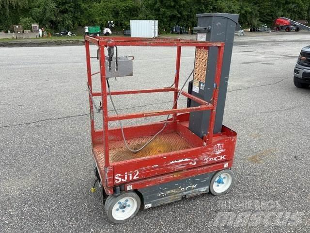 SkyJack SJ12 垂直昇降型リフト