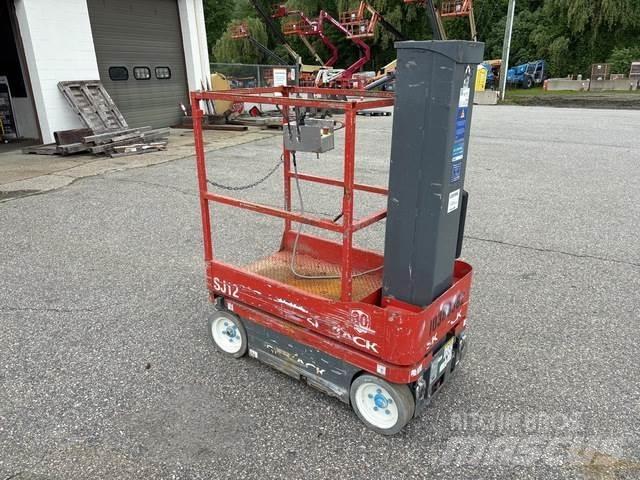 SkyJack SJ12 垂直昇降型リフト