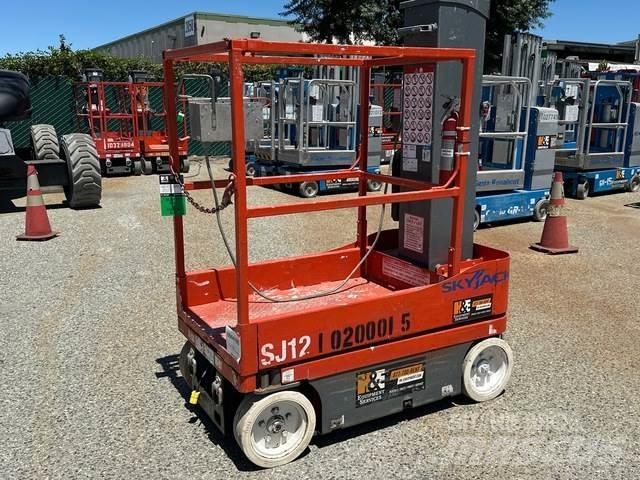 SkyJack SJ12 垂直昇降型リフト