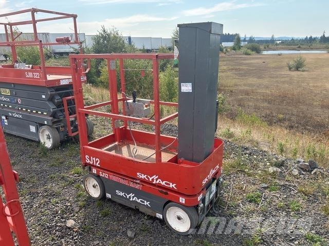 SkyJack SJ12 垂直昇降型リフト