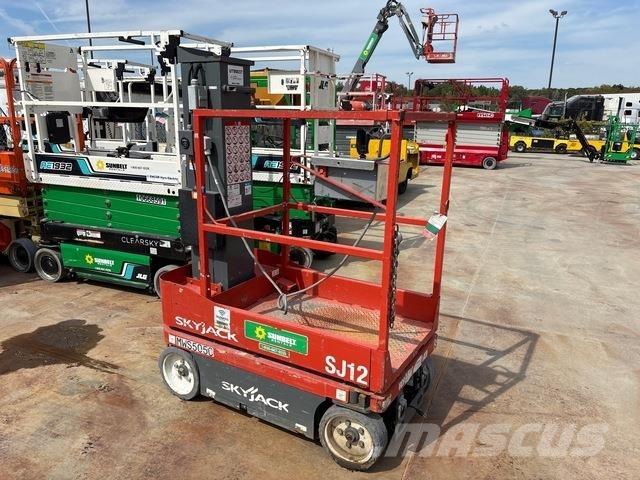SkyJack SJ12 垂直昇降型リフト