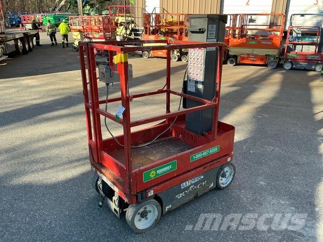 SkyJack SJ12 垂直昇降型リフト