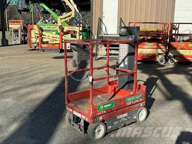 SkyJack SJ12 垂直昇降型リフト