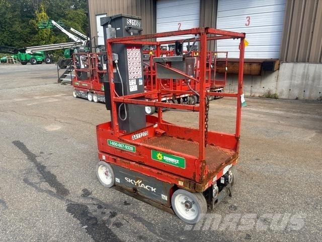 SkyJack SJ16 垂直昇降型リフト