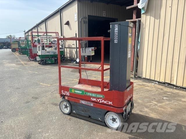 SkyJack SJ16 垂直昇降型リフト