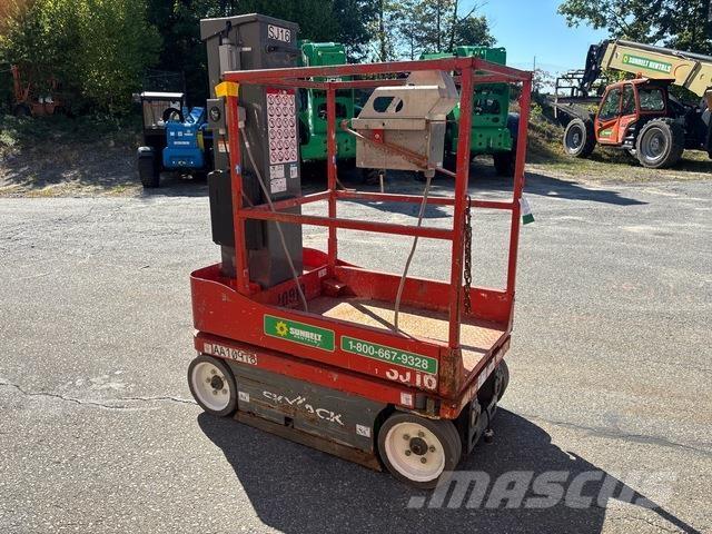 SkyJack SJ16 垂直昇降型リフト