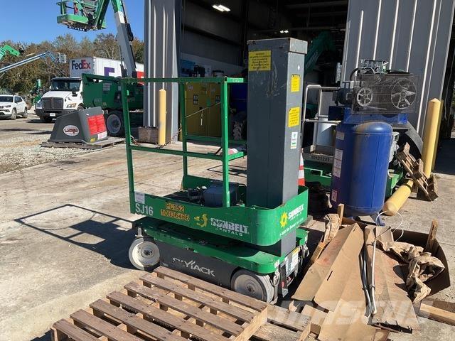 SkyJack SJ16 垂直昇降型リフト