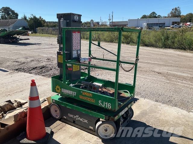 SkyJack SJ16 垂直昇降型リフト