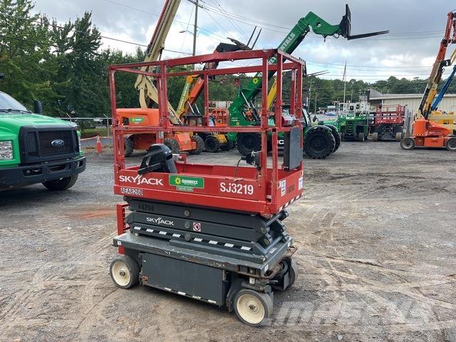SkyJack SJ3219 シザースリフト