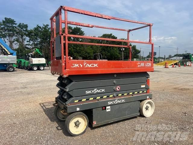 SkyJack SJ3226 シザースリフト