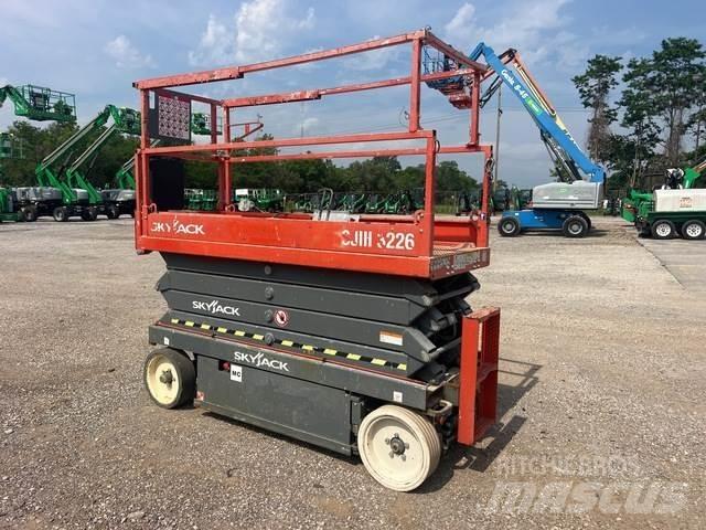 SkyJack SJ3226 シザースリフト