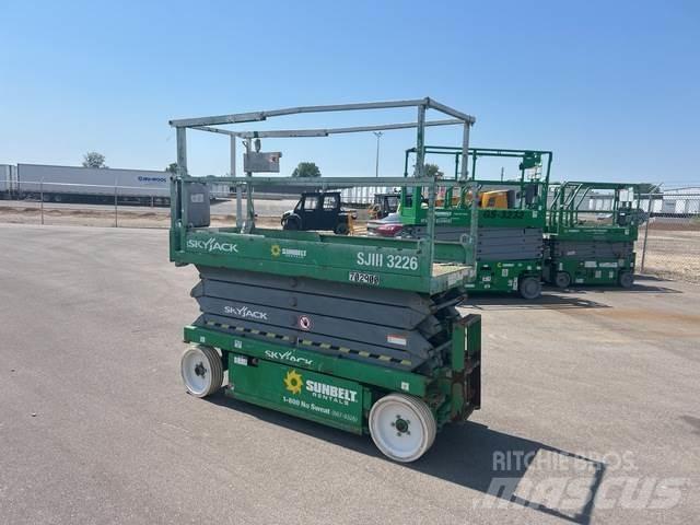SkyJack SJ3226 シザースリフト