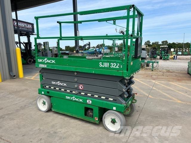 SkyJack SJ3226 シザースリフト
