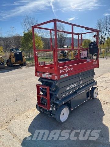 SkyJack SJ3226 シザースリフト