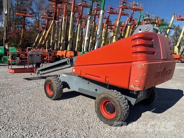 SkyJack SJ40T ブームリフト　直伸型