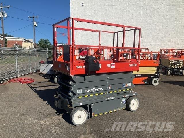 SkyJack SJ4732 シザースリフト