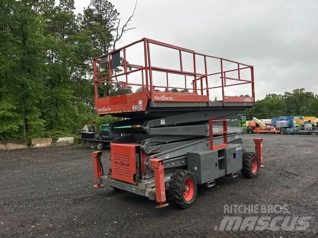 SkyJack SJ9250 シザースリフト
