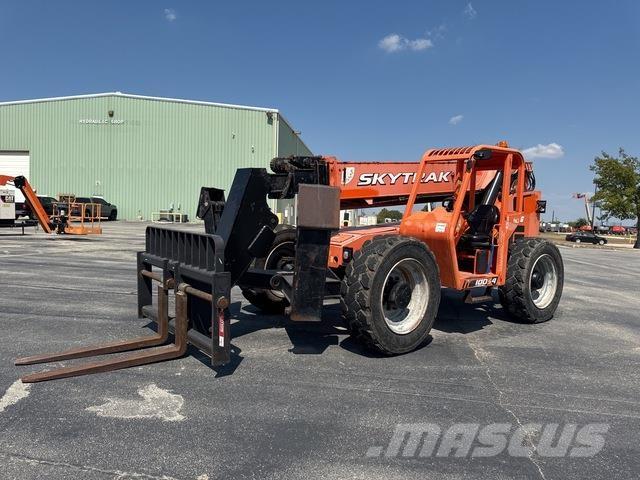 SkyTrak 10054 テレスコーピックハンドラー