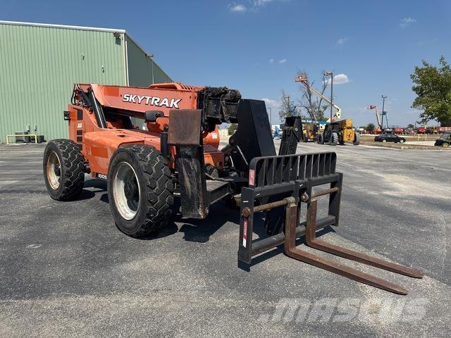 SkyTrak 10054 テレスコーピックハンドラー