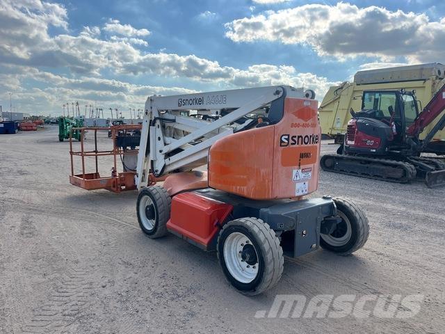 Snorkel A46JE ブームリフト　屈伸型