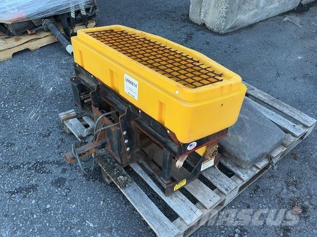 SnowEx SD-600 砂と塩撒き専用車