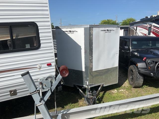  South River ボックスボディートレーラー