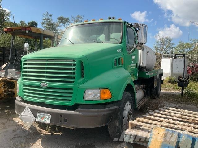 Sterling A9513 コンバイン／バキュームトラック