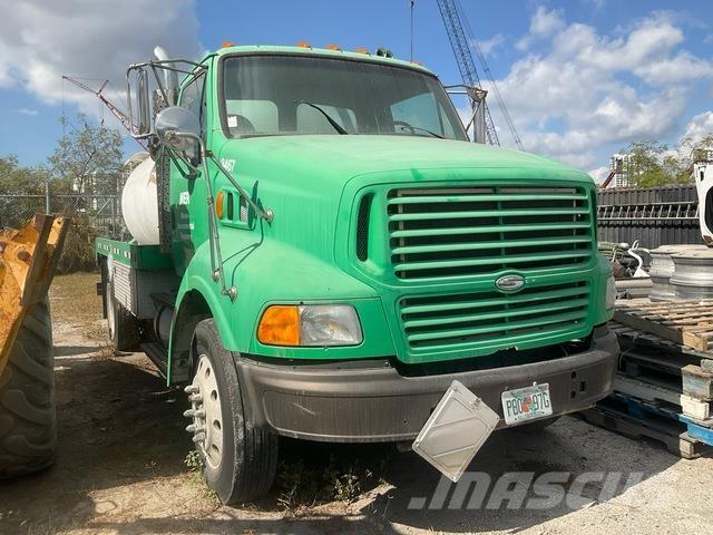 Sterling A9513 コンバイン／バキュームトラック