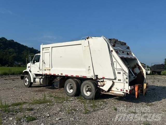 Sterling L7500 塵芥車、パッカー車