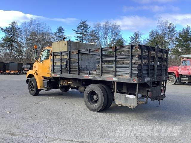 Sterling L7500 平ボディー