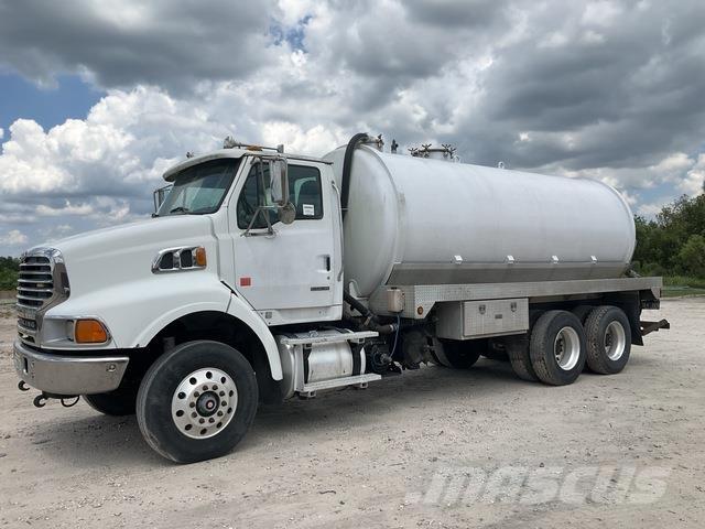 Sterling L9500 コンバイン／バキュームトラック