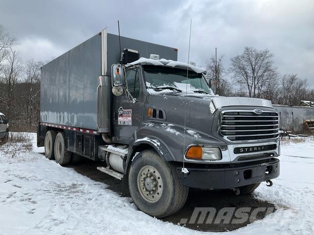 Sterling L9500 タンカートラック