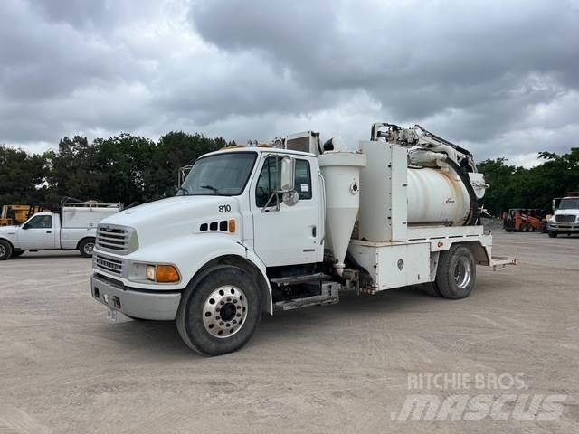 Sterling M7500 コンバイン／バキュームトラック