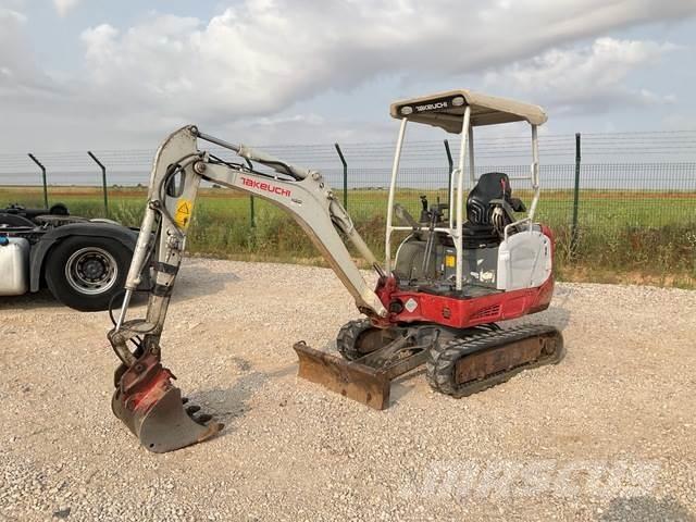 Takeuchi TB216 ミニ油圧ショベル 7t以下（ミニユンボ・ミニディガー）