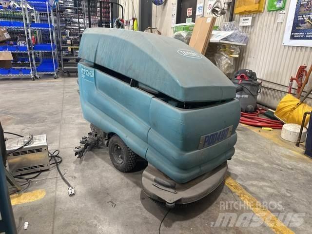 Tennant 5700XP 床洗浄機（スクラバー）